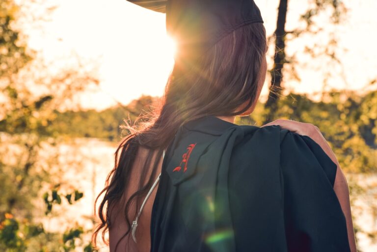 20 Graduation Quotes for Celebrating Achievements