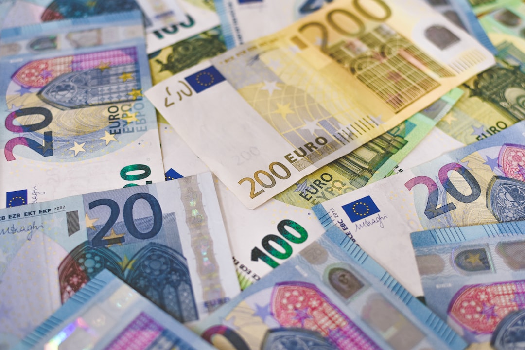 30 Quotes About Money and Wealth