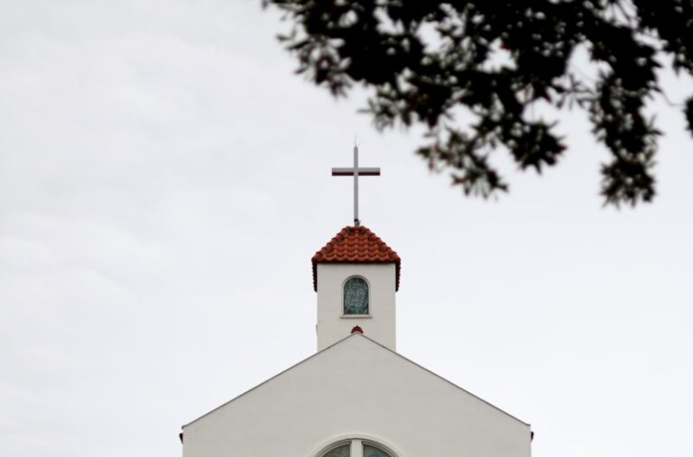 20 Sunday Quotes for Reflection