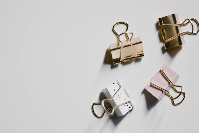 12 Unexpected Uses for Binder Clips