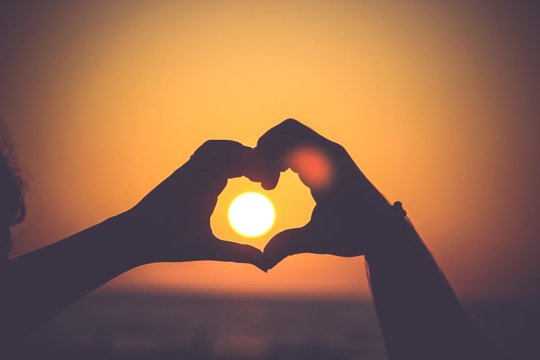 20 Warning Signs of Love Addiction