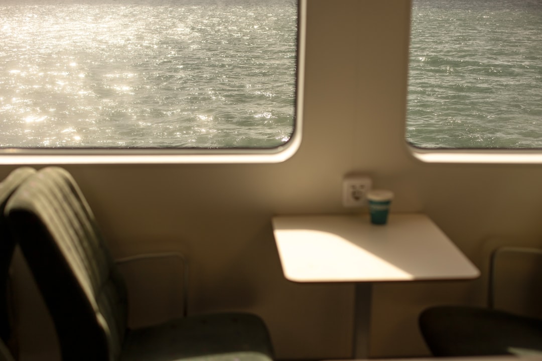 15 Ways to Embrace Minimalist Travel