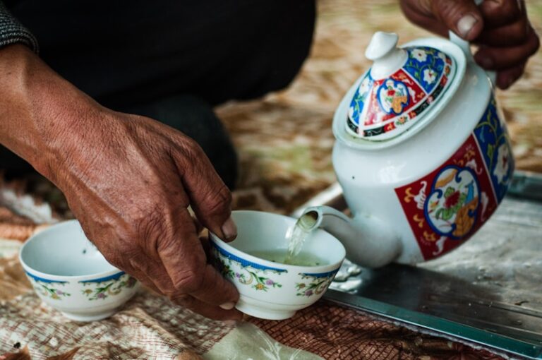 30 Ways to Practice Christian Hospitality