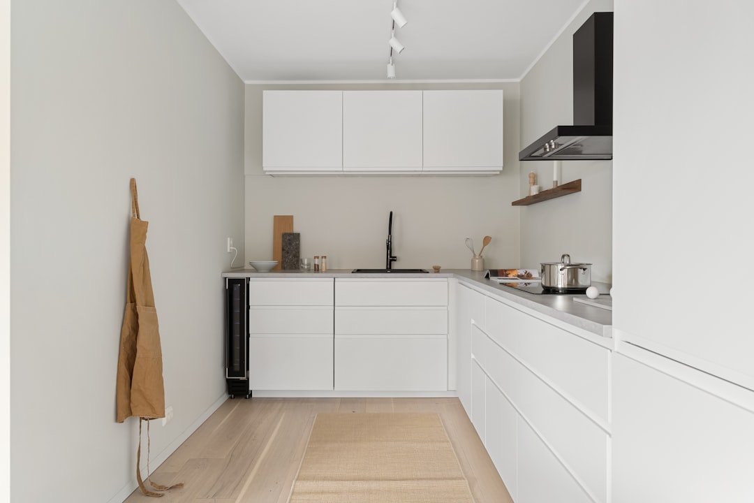 15 Ideas for Minimalist Pantry