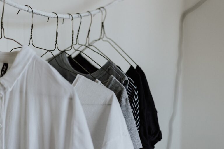 20 Ideas for a Simplified Wardrobe