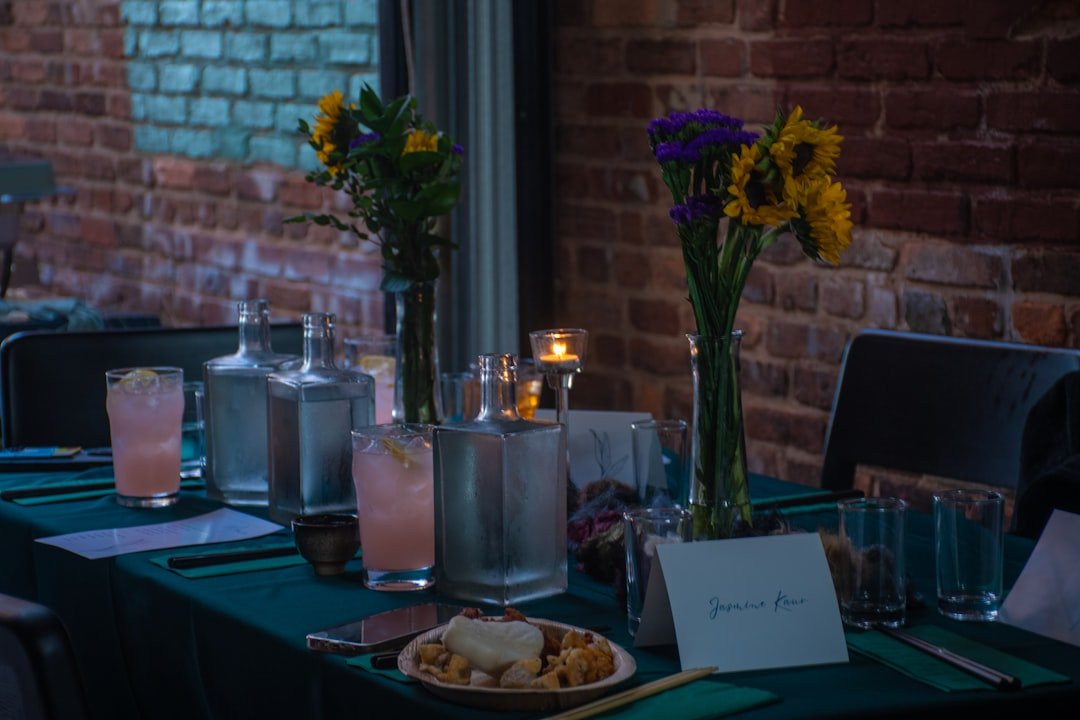 10 Ideas for Minimalist Social Gatherings
