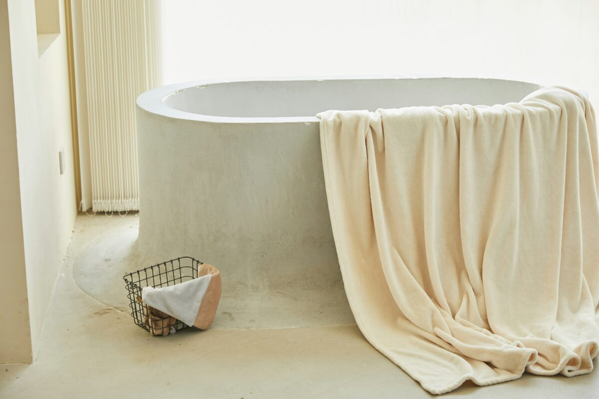 Surprising Benefits of Minimalist Holiday Decor