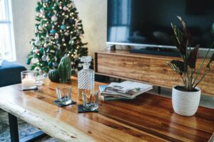15 Simple Living Tips for a Clutter-Free Season