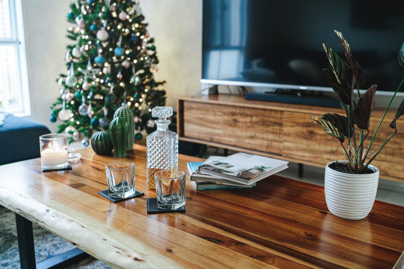 15 Simple Living Ideas for Festive Tables