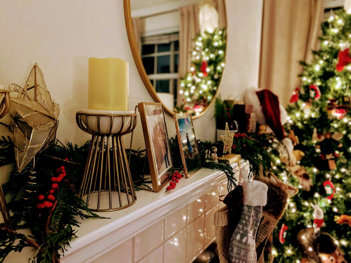 20 Hacks for Organizing Holiday Decorations