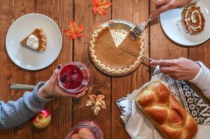 15 Hacks to Make Thanksgiving Prep Effortless