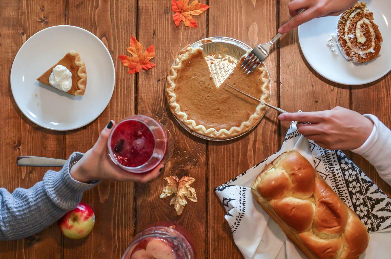 15 Hacks to Make Thanksgiving Prep Effortless