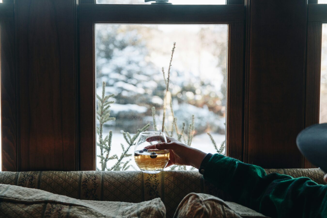 15 Simple Living Strategies for Winter Evenings